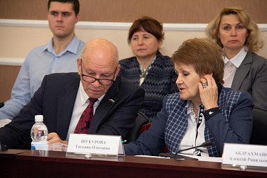 Проект бюджета обсудили в расширенном составе 