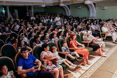 Укреплять национальную культуру, дружбу между народами