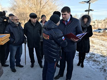 В Новотроицке открылась аллея спортивной славы