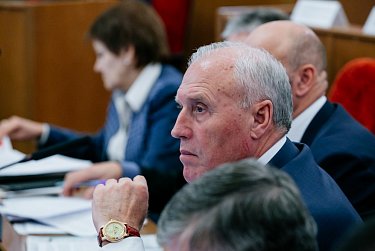 На заседании Законодательного Собрания