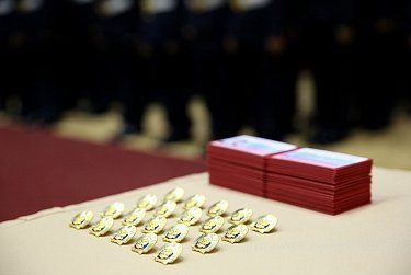 Олег Димов вручил удостоверения юным кадетам