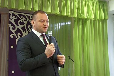 К детворе с подарками