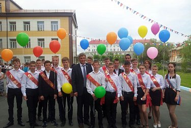 Депутат шефствует над Орским детским домом 