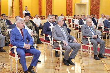 Депутаты Заксобрания удостоены наград за содействие в решении задач СВО