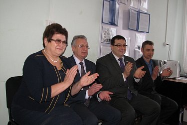 Депутаты дарят детям праздник