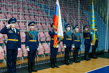 На спортивной площадке - представители ВКС