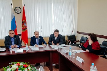 Парламент региона заслушает уполномоченных по правам человека и по правам ребенка