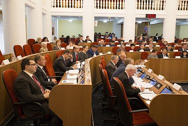 На заседании Законодательного Собрания области