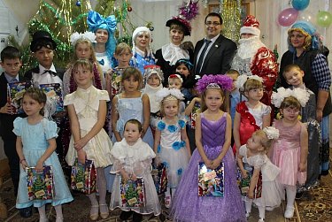 Сергей Бабин принял участие в акции «Подари ребенку новогоднее чудо»