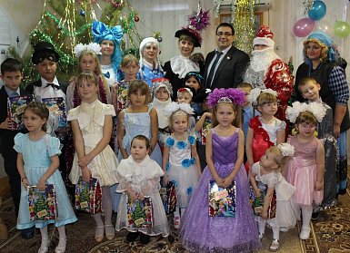 Сергей Бабин принял участие в акции «Подари ребенку новогоднее чудо»