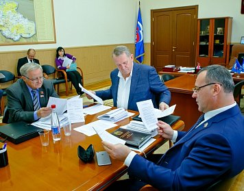 Александр Куниловский: «Принципиальная позиция нашего комитета – вопросы «муниципального блока» обсуждать с участием органов местного самоуправления»