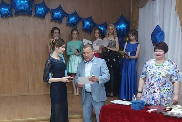 В добрый путь, выпускники!