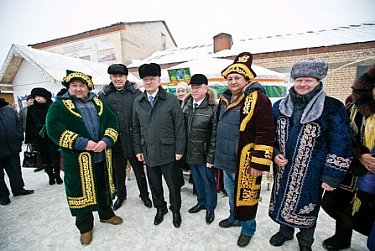 На открытии памятника прославленному земляку