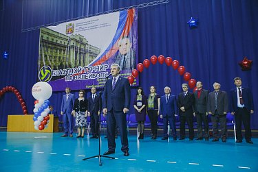 В Оренбурге проходит волейбольный турнир