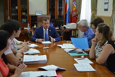 Профильные комитеты: подготовка к парламентской сессии