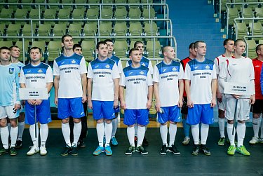 На спортивной площадке - представители ВКС