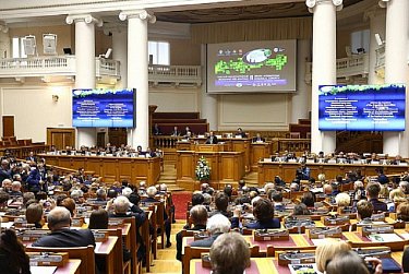 Сергей Грачев работает на экологическом конгрессе
