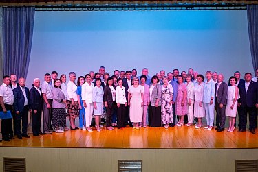 Сократить количество чиновников и повысить эффективность управления