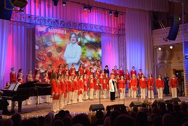 В Оренбурге прошел бенефис Марины Туркиной – художественного руководителя хора «Новые имена» 