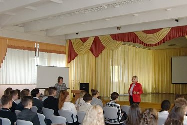 Депутаты побывали в родных школах