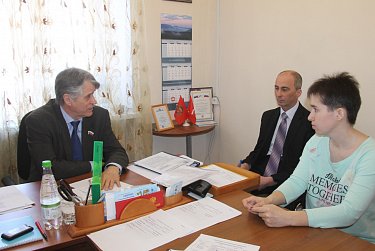 С проблемой – к депутату