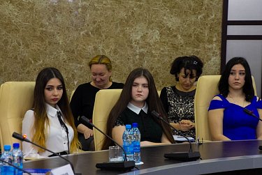Награждены победители конкурса, посвященного 25-летию Законодательного Собрания