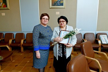 Награды победительницам конкурса «Женщина – героиня и созидательница»