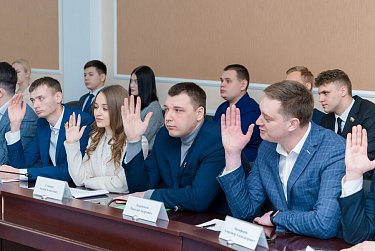 Молодежный парламент нового созыва приступил к работе