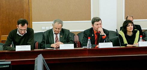 Активисты ЛДПР в составе Молодежного парламента