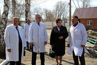 Депутаты посетили Бузулукский дом-интернат для престарелых и инвалидов