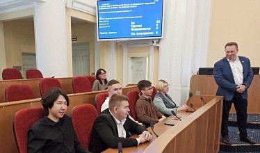 Студенты ОГУ – на экскурсии в областном парламенте