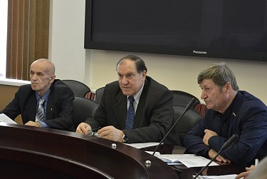 Владимир Фролов выступил на Совете ветеранов области