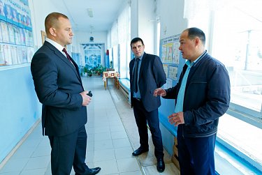 Депутаты провели День информации в Красногвардейском районе