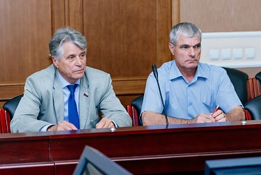 Профильные комитеты: подготовка к очередному заседанию