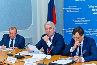 Комиссия по делам несовершеннолетних обсудила вопросы обеспечения безопасности в школах