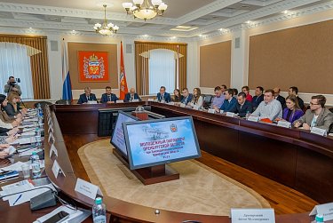 Молодежный парламент избрал председателя