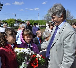 Рабочая поездка Александра Жаркова в Красногвардейский район