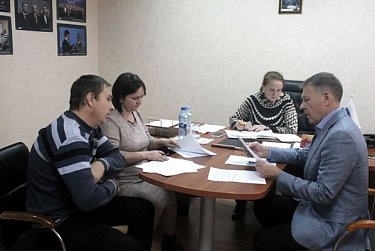 Депутаты провели приемы граждан