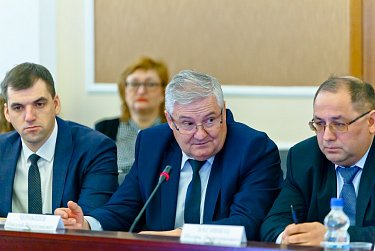 Доступность сотовой связи и Интернета – в центре внимания депутатов