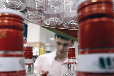 Ответственность на нелегальный оборот алкоголя усиливается