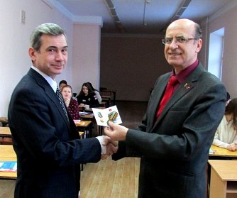 Сергей Романеко побывал на презентации книги оренбургского поэта