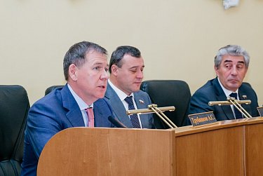 На заседании Законодательного Собрания области