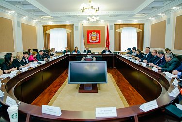 Геннадий Аверьянов: «В работе над бюджетом следует придерживаться системного подхода и мыслить стратегически»