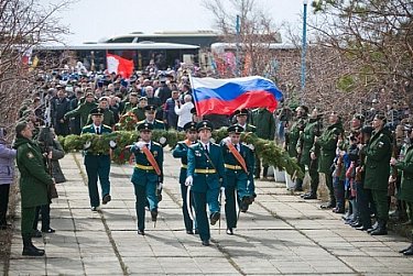 Герои не умирают, они живут в наших сердцах