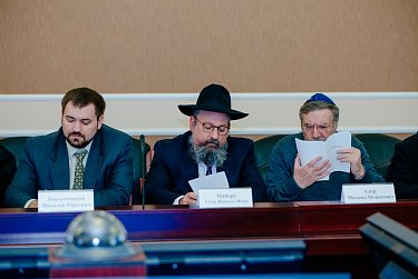 О поддержке социально-ориентированных НКО