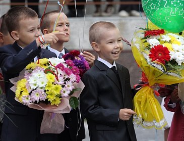 Депутаты побывали в родных школах