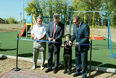 В поселке Газодобытчиков открыта детская площадка
