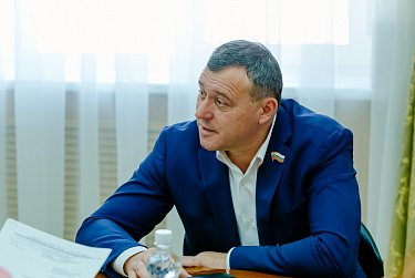 Вносятся изменения в закон о стаже государственной гражданской службы