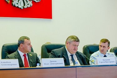 Олег Димов принял участие в обсуждении итогов работы оренбургских полицейских в первом полугодии