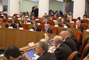 На заседании Законодательного Собрания области